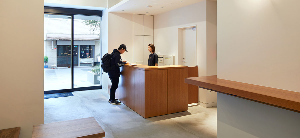 SERVICES & AMENITIES